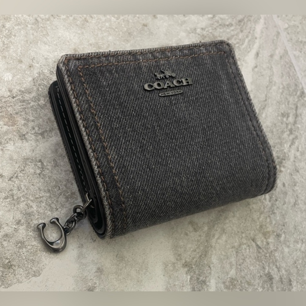 Coach Snap Wallet in Washed Grey Denim – NWT + Coach Shopping Bag 🖤 - Picture 4 of 6